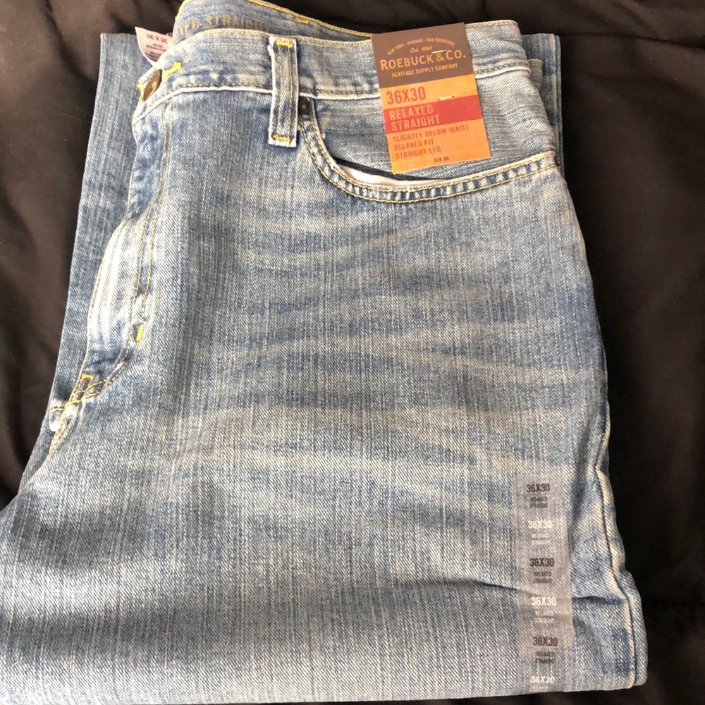 Men’s relaxed straight fit jean